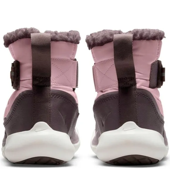 NIKE slip on snow boots