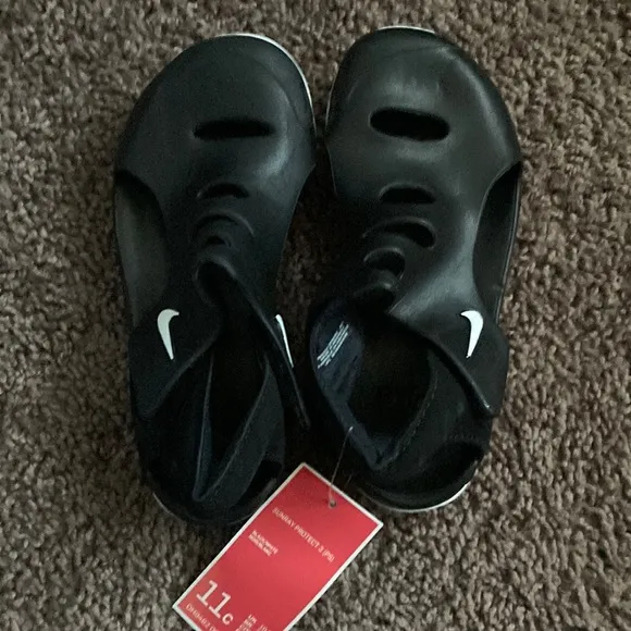 NIKE Sunray Protect 3 (PS) Black White Size 11c