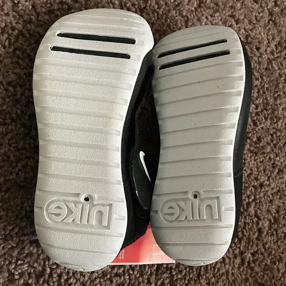 NIKE Sunray Protect 3 (PS) Black White Size 11c