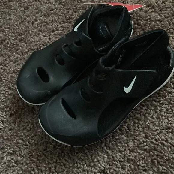 NIKE Sunray Protect 3 (PS) Black White Size 11c