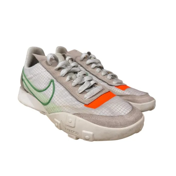 Nike Women’s Waffle Racer 2X Desert Sand/Mean Green Size 8