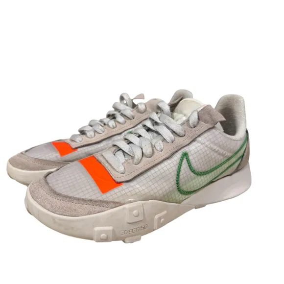 Nike Women’s Waffle Racer 2X Desert Sand/Mean Green Size 8