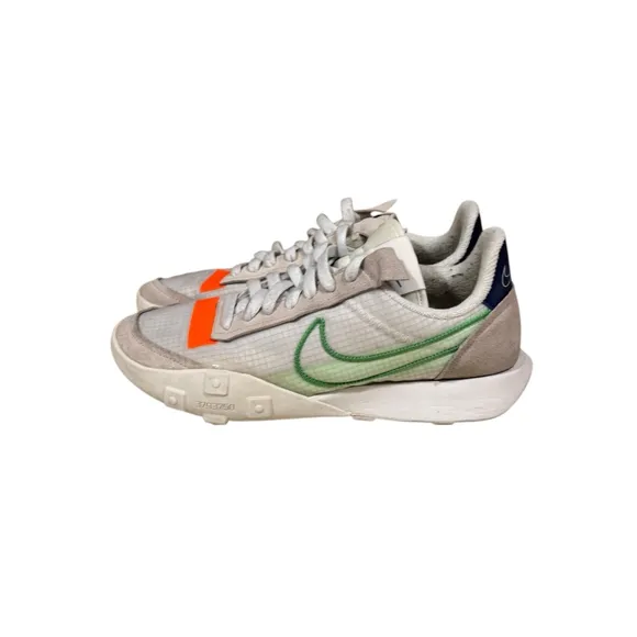 Nike Women’s Waffle Racer 2X Desert Sand/Mean Green Size 8