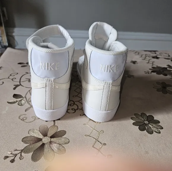 NWOB Blazer MID '77 PS&quot;PALE IVORY&quot;