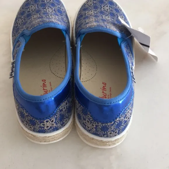 NWT Naturino Girls Blue Eyelet Slip On Shoes-Size 1 1/2