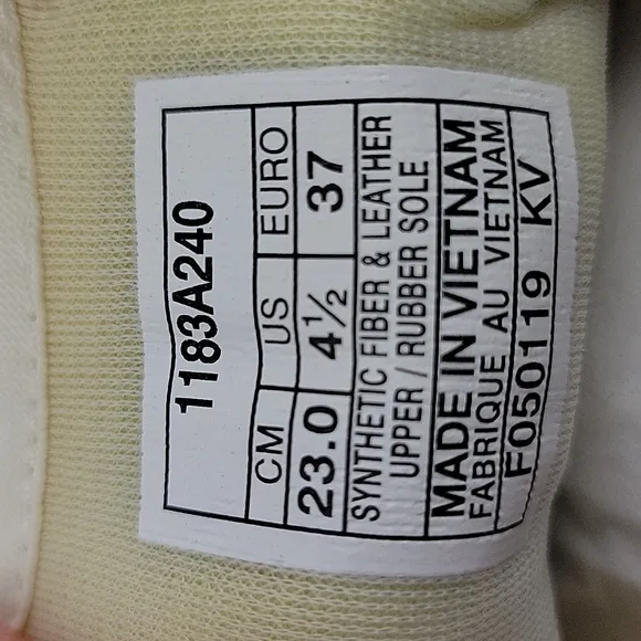 Onitsuka Tiger Lawnship 2.0 Sneaker Cream Size 4.5