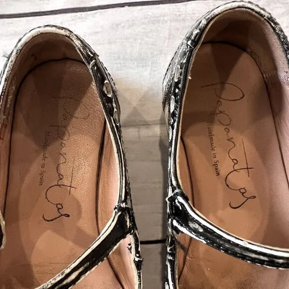 Papanatas By Eli Black &amp; White Brushed Wingtip Shoes