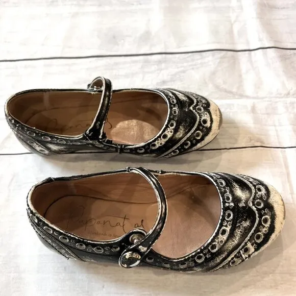 Papanatas By Eli Black &amp; White Brushed Wingtip Shoes