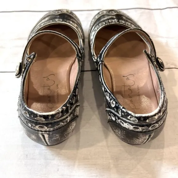 Papanatas By Eli Black &amp; White Brushed Wingtip Shoes