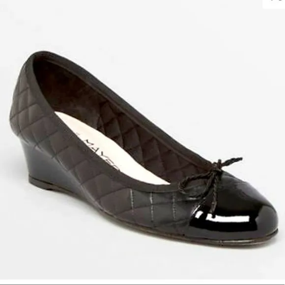 𝅺paul Mayer 7.5 B quilted pumps Black