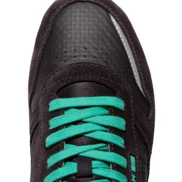Reebok • Mens LTDClassic Leather low-top sneakers