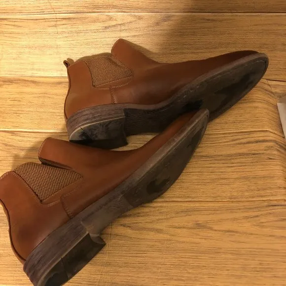 Robert Wayne men cognac brown Chelsea boots, 11.5