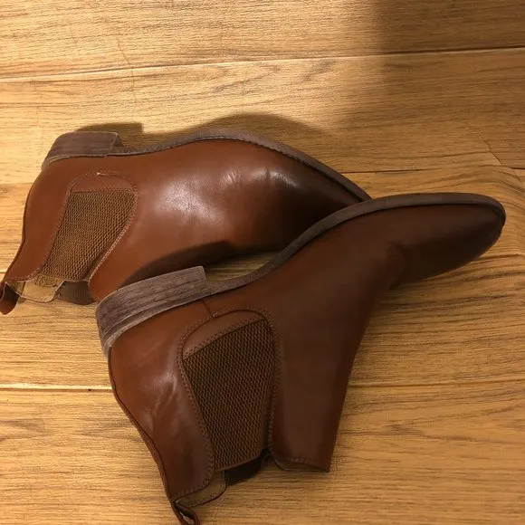 Robert Wayne men cognac brown Chelsea boots, 11.5
