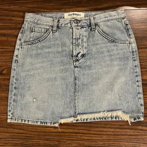 Roy Roger’s Women’s Denim Shirt Size:28