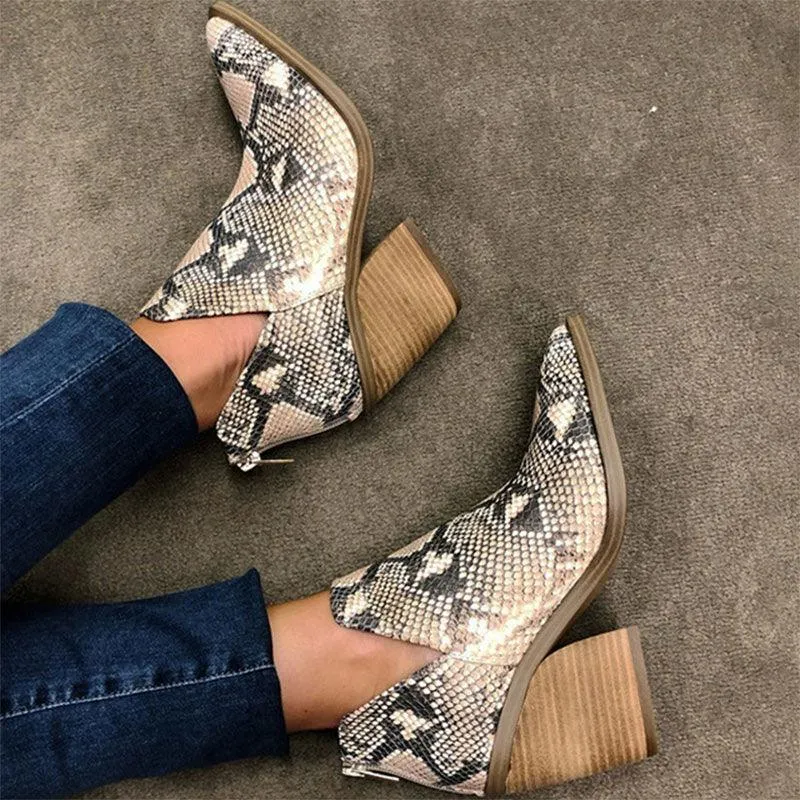 Serpentine Side Zipper With Coarse-heeled Pointed Martin Boots