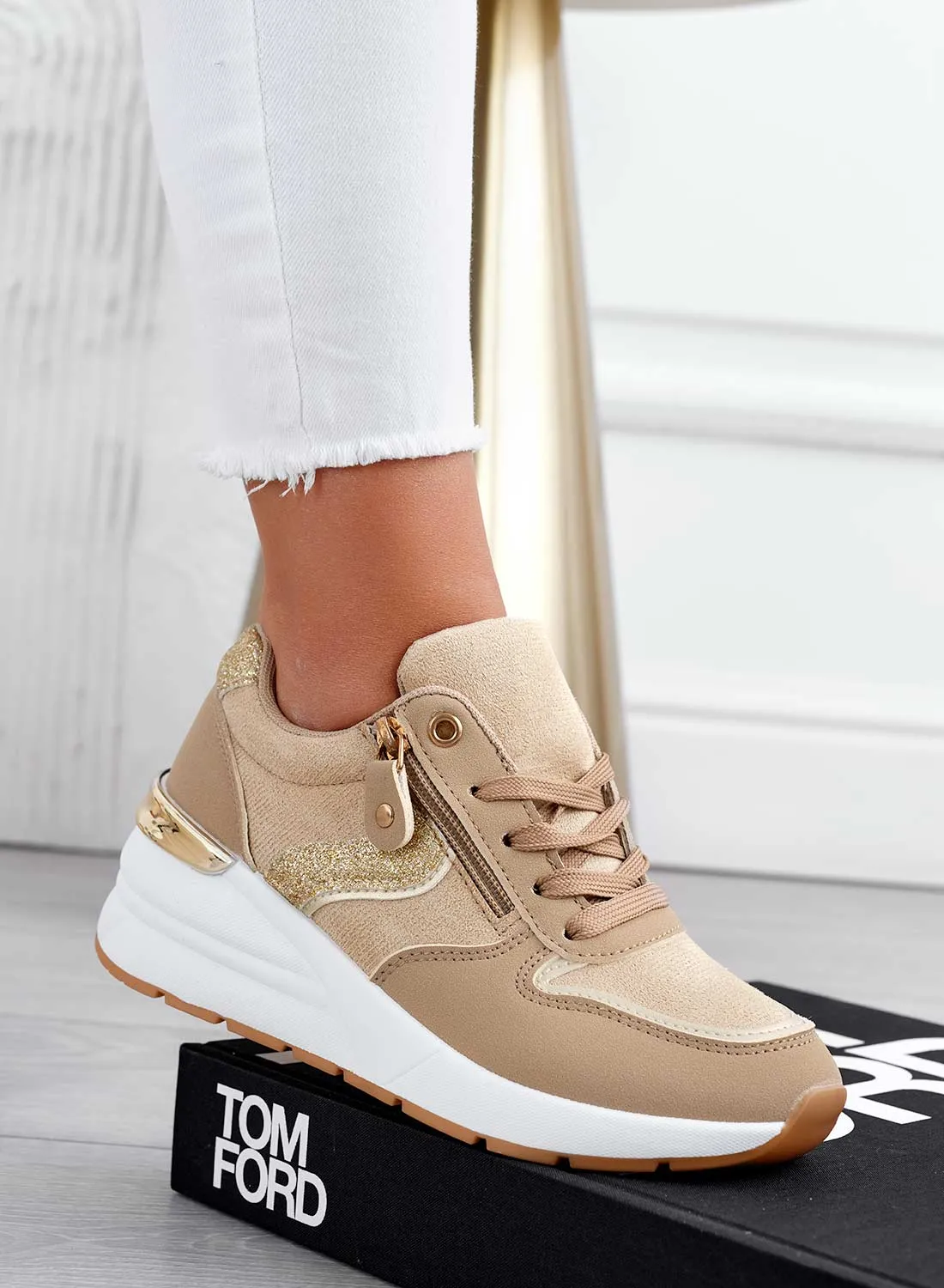 Sneakers fango con inserti glitter