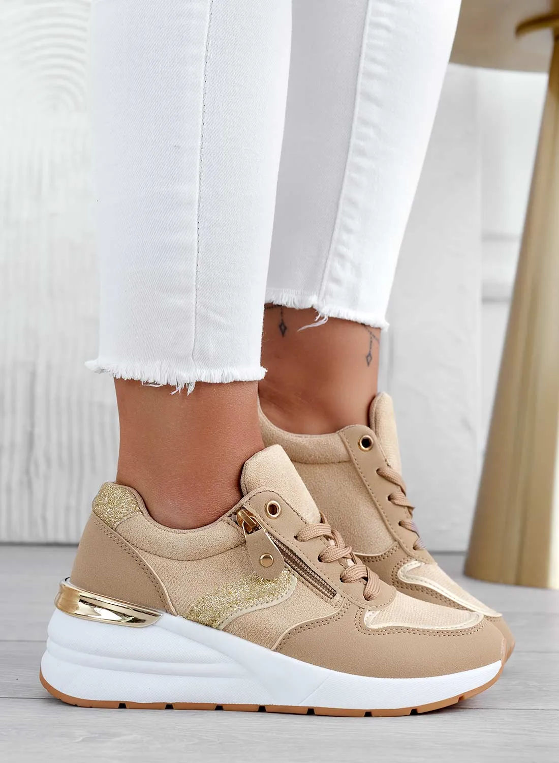 Sneakers fango con inserti glitter