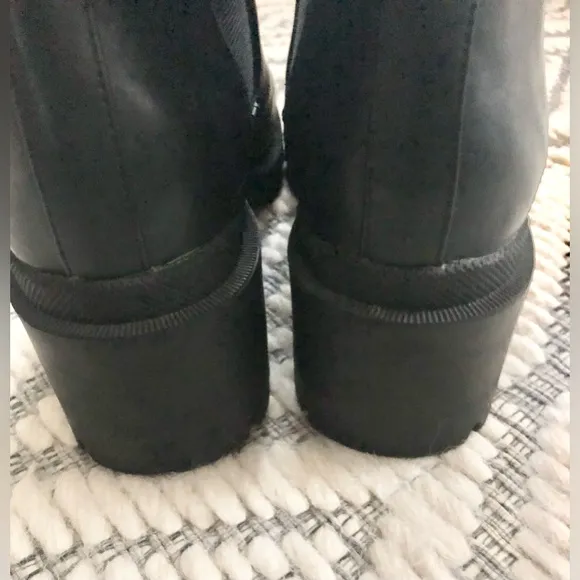 Steve Madden Black Amulet Chunky Rhinestone Studded Boots Size 10M- EUC
