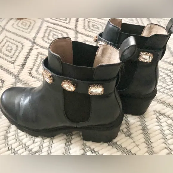 Steve Madden Black Amulet Chunky Rhinestone Studded Boots Size 10M- EUC