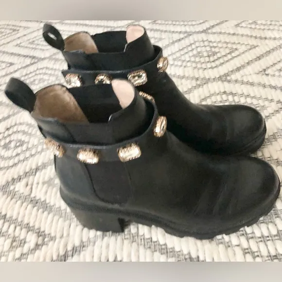 Steve Madden Black Amulet Chunky Rhinestone Studded Boots Size 10M- EUC
