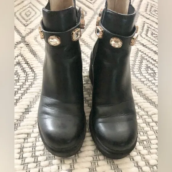 Steve Madden Black Amulet Chunky Rhinestone Studded Boots Size 10M- EUC