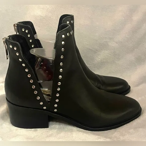 Steve Madden Women’s Conquest Silver Tone Studded Black Ankle Boots Booties