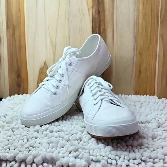 SUPERGA CLASSIC WHITE COOL 😎 SNEAKERS/ NEW BUT HAVE SOME STORE WEAR M/ 13 🔥