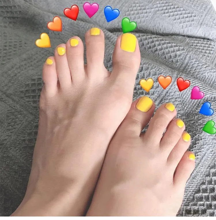 Toe Nails Yellow Matte