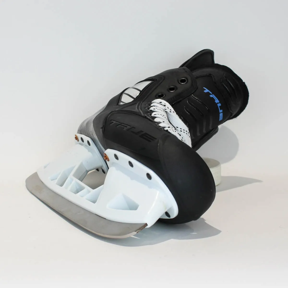 TRUE Player Senior Hockey Skates - Pro Stock - VH Holder - Size 9