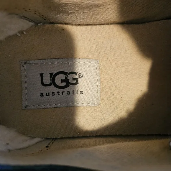 UGG AUSTRALIA EVERA LEATHER &amp; SHEEPSKIN BLACK GLITTER SNEAKERS WHITE OUTSOLES 8