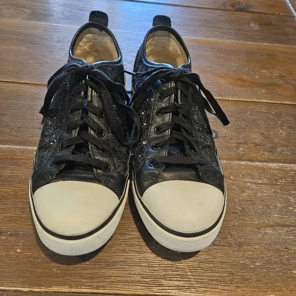 UGG AUSTRALIA EVERA LEATHER &amp; SHEEPSKIN BLACK GLITTER SNEAKERS WHITE OUTSOLES 8