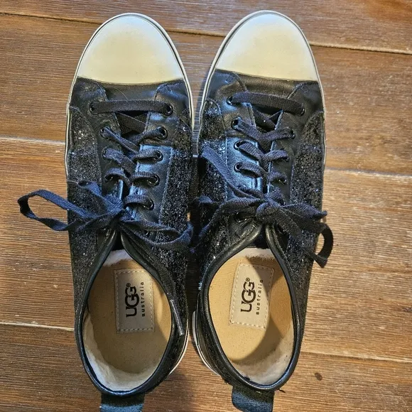 UGG AUSTRALIA EVERA LEATHER &amp; SHEEPSKIN BLACK GLITTER SNEAKERS WHITE OUTSOLES 8
