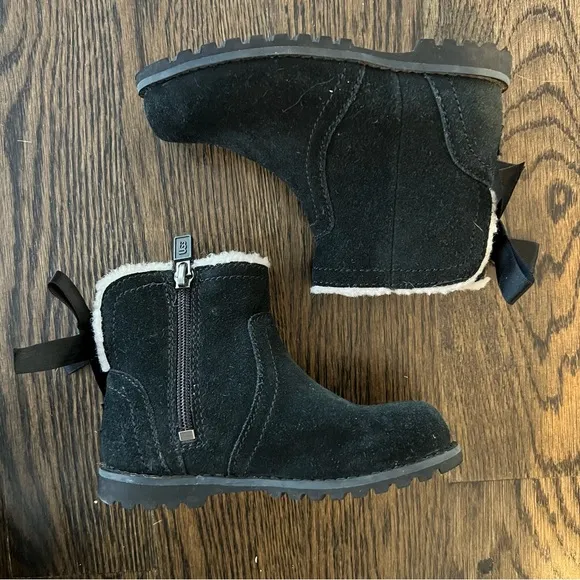 UGG Cecily Black Zippered Ankle Boots with Bow