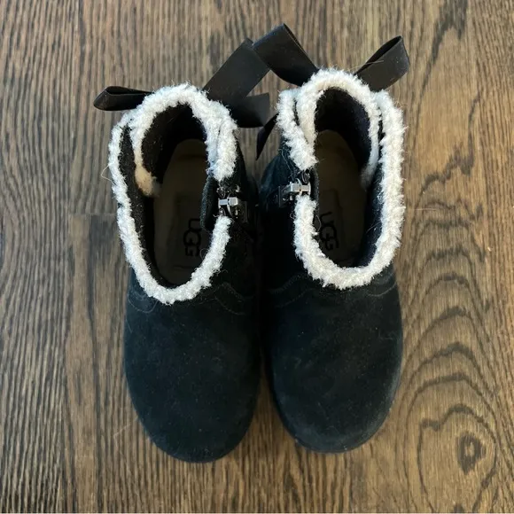 UGG Cecily Black Zippered Ankle Boots with Bow