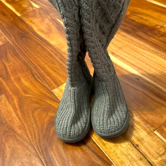 UGG CLASSIC KIDS Gray Knit Tall Boots