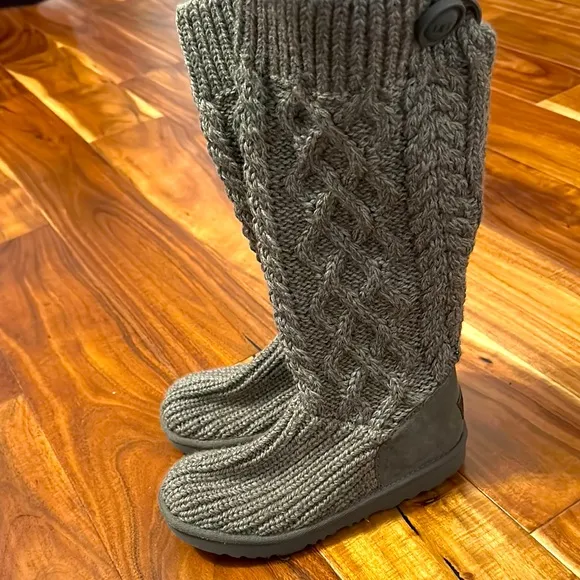 UGG CLASSIC KIDS Gray Knit Tall Boots