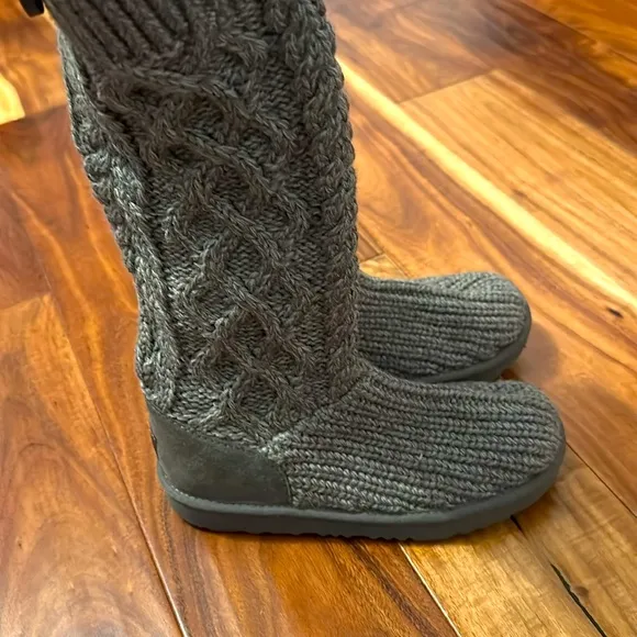 UGG CLASSIC KIDS Gray Knit Tall Boots