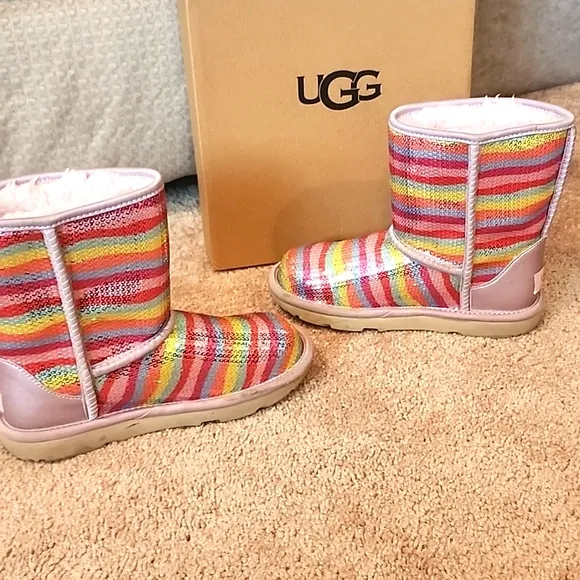 UGG Classic Short Kids Boots