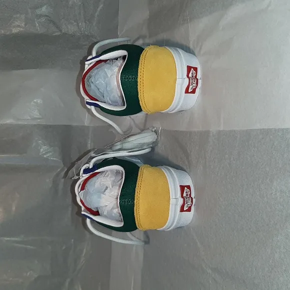 Vans Sneakers, Brand NEW, Women size 7