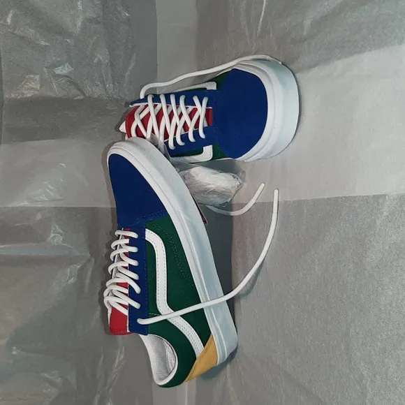 Vans Sneakers, Brand NEW, Women size 7