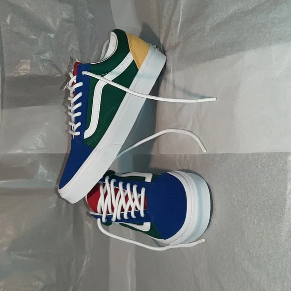 Vans Sneakers, Brand NEW, Women size 7