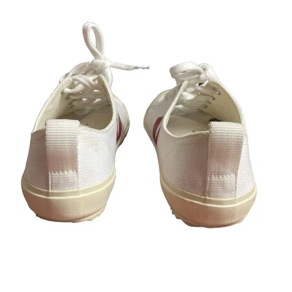 Veja Nova Sneaker (Women)