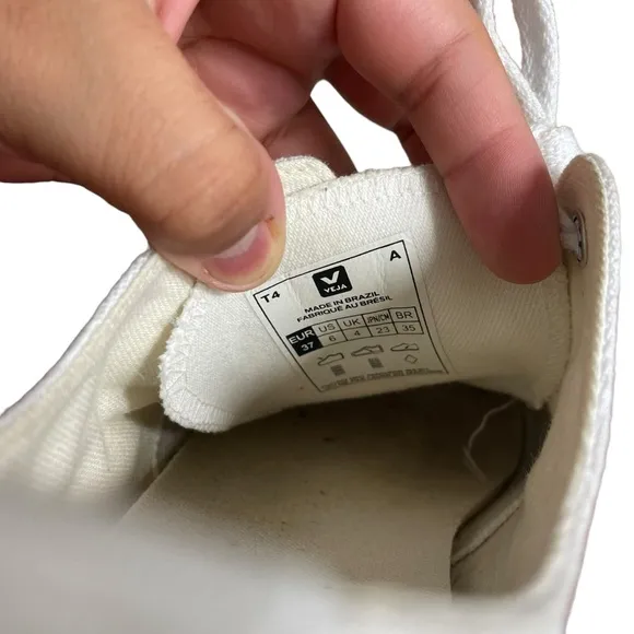 Veja Nova Sneaker (Women)