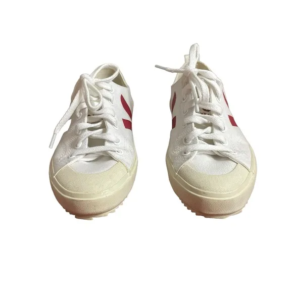 Veja Nova Sneaker (Women)