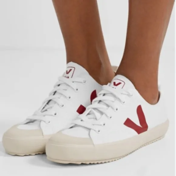 Veja Nova Sneaker (Women)