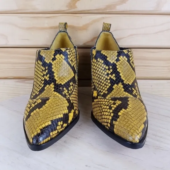 Vince Camuto 6.5 US Jetera Leather Ankle Western Booties Mustard Snakeskin NEW