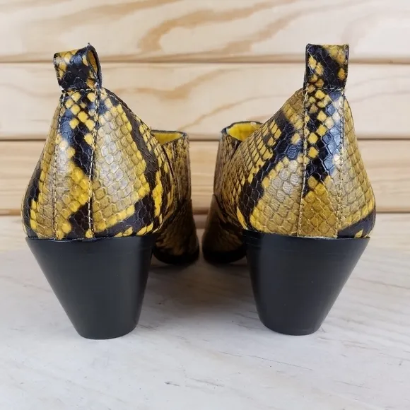 Vince Camuto 6.5 US Jetera Leather Ankle Western Booties Mustard Snakeskin NEW