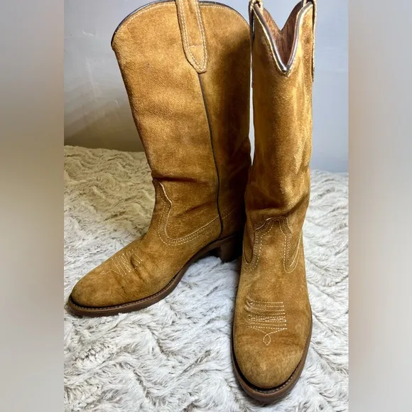Vintage L.L. Beans Genuine Suede Leather Cowboy Boots by VibramWomen’s Size 7.5