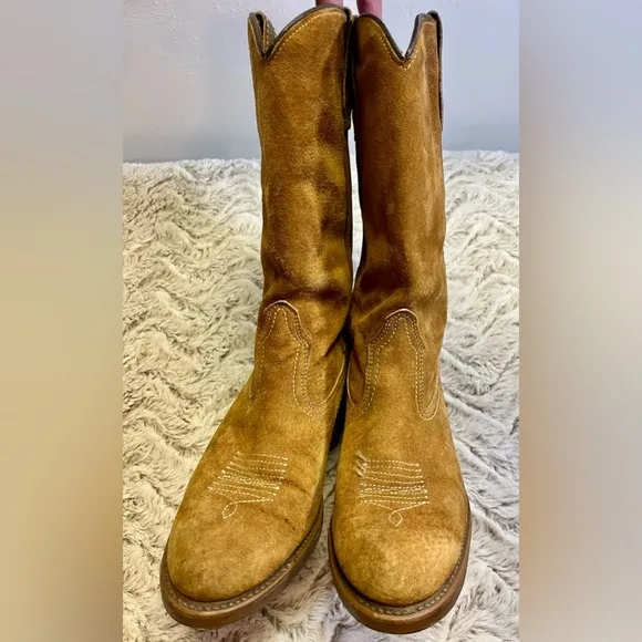 Vintage L.L. Beans Genuine Suede Leather Cowboy Boots by VibramWomen’s Size 7.5