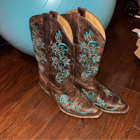 Vintage Real Leather &amp; Turquoise Embroidered Cowgirl Boots